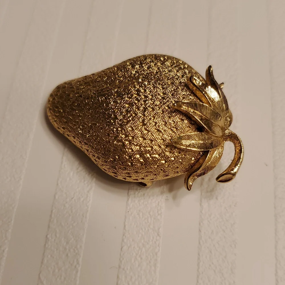 Vintage Monet signed stamped STRAWBERRY BROOCH PIN
